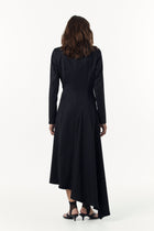 Чорна приталена сукня з асиметричним подолом