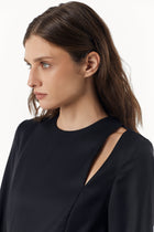 Чорна приталена сукня з асиметричним подолом